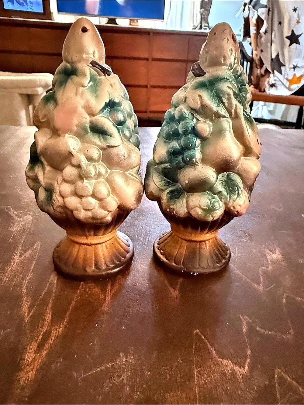 Brinn’s fruit figurines Fruit Pair Green & Pink salt & pepper shaker vintage